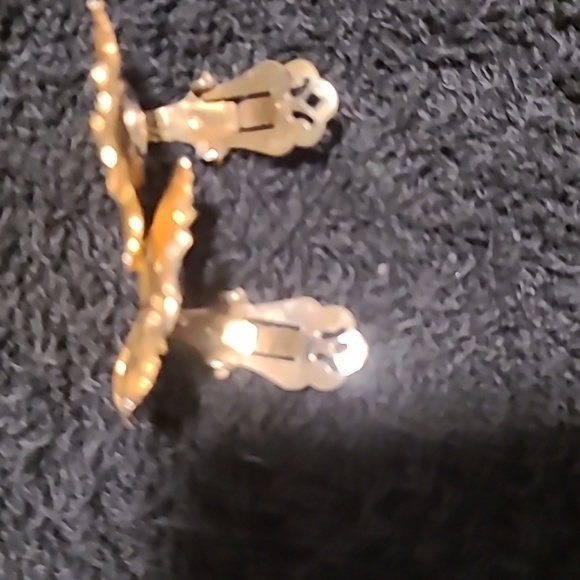 Vintage Leaf Earrings and Brooch Set - Picture 6 of 8